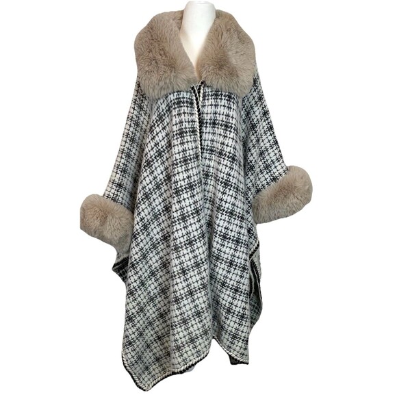 NWOT R Fashion Apparels Plaid Print Faux Fur Cape Rope Trim Party Old Money-L - Picture 1 of 9